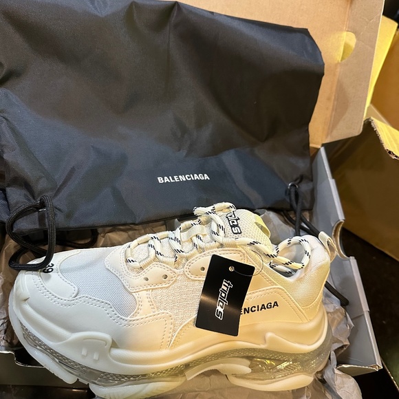 Balenciaga Triple S White NWT - Picture 1 of 6